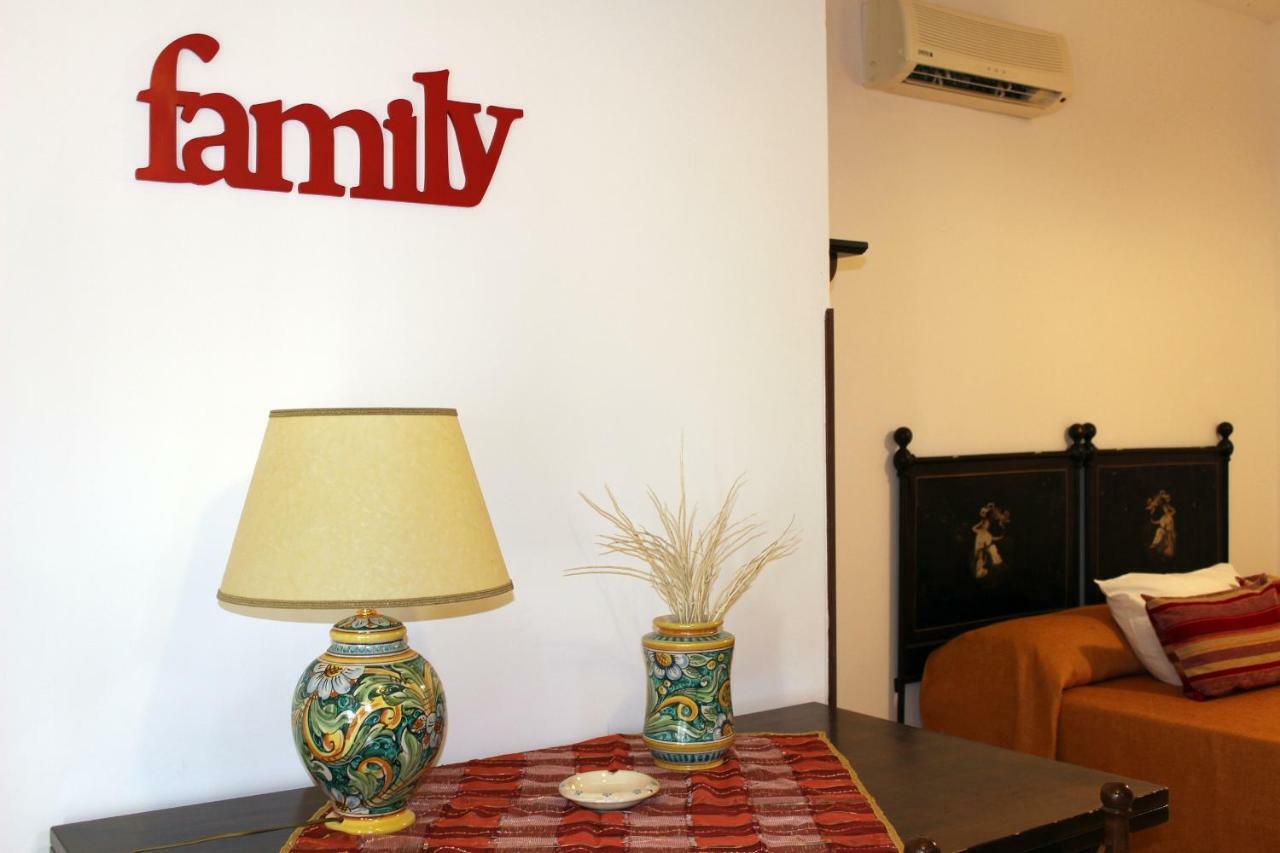 Apartamento Monolocale Da Mariolina Macari Exterior foto