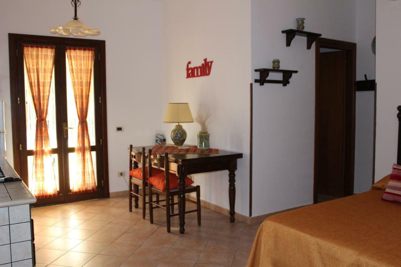 Apartamento Monolocale Da Mariolina Macari Exterior foto